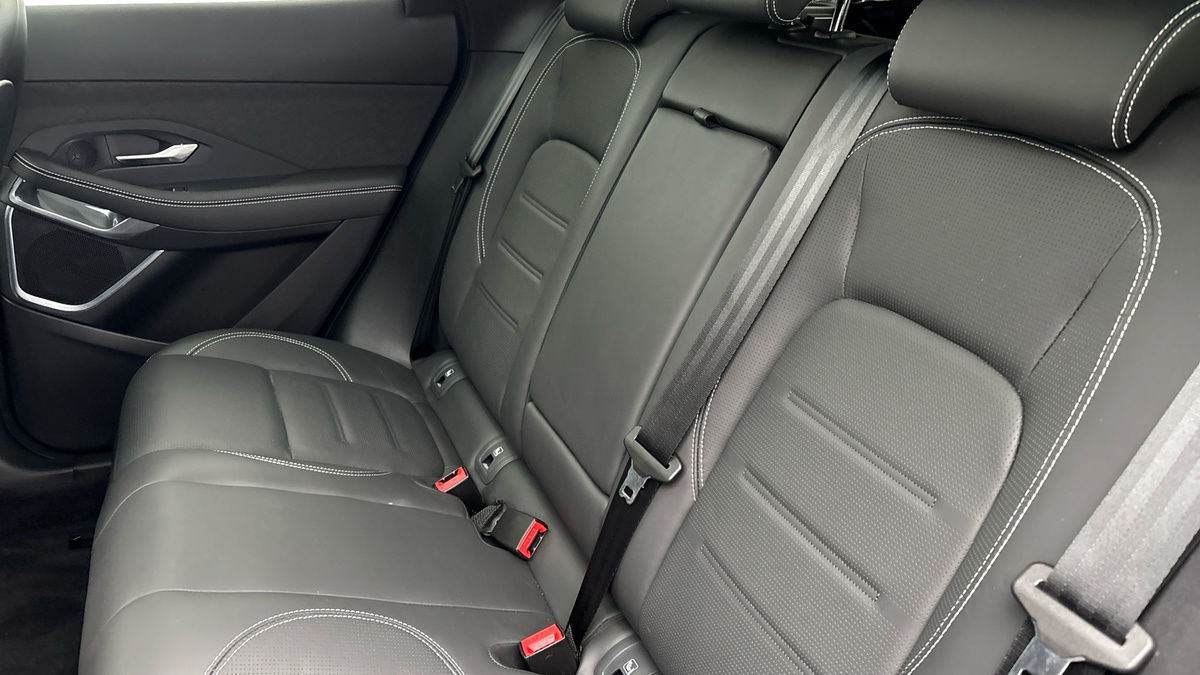 Jaguar E-PACE Image 8