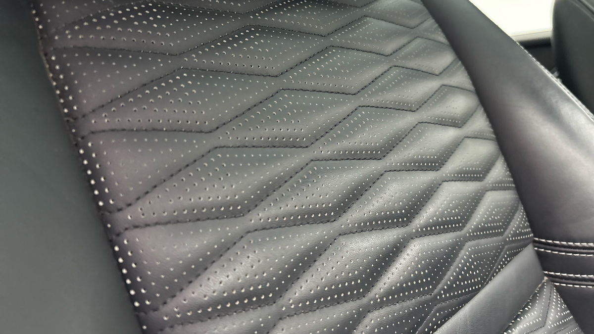 Land Rover Range Rover Velar Image 25