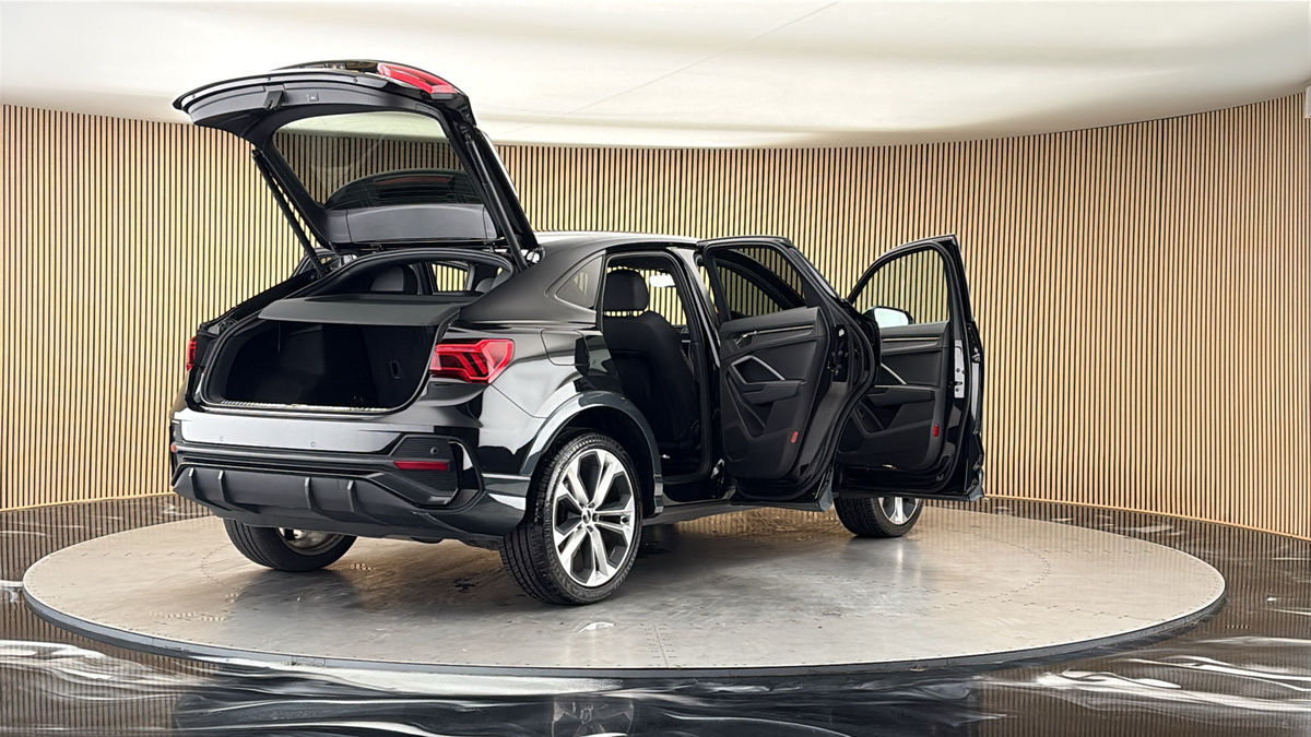 More views of Audi Q3