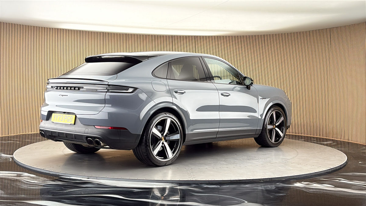 Porsche Cayenne Image 21