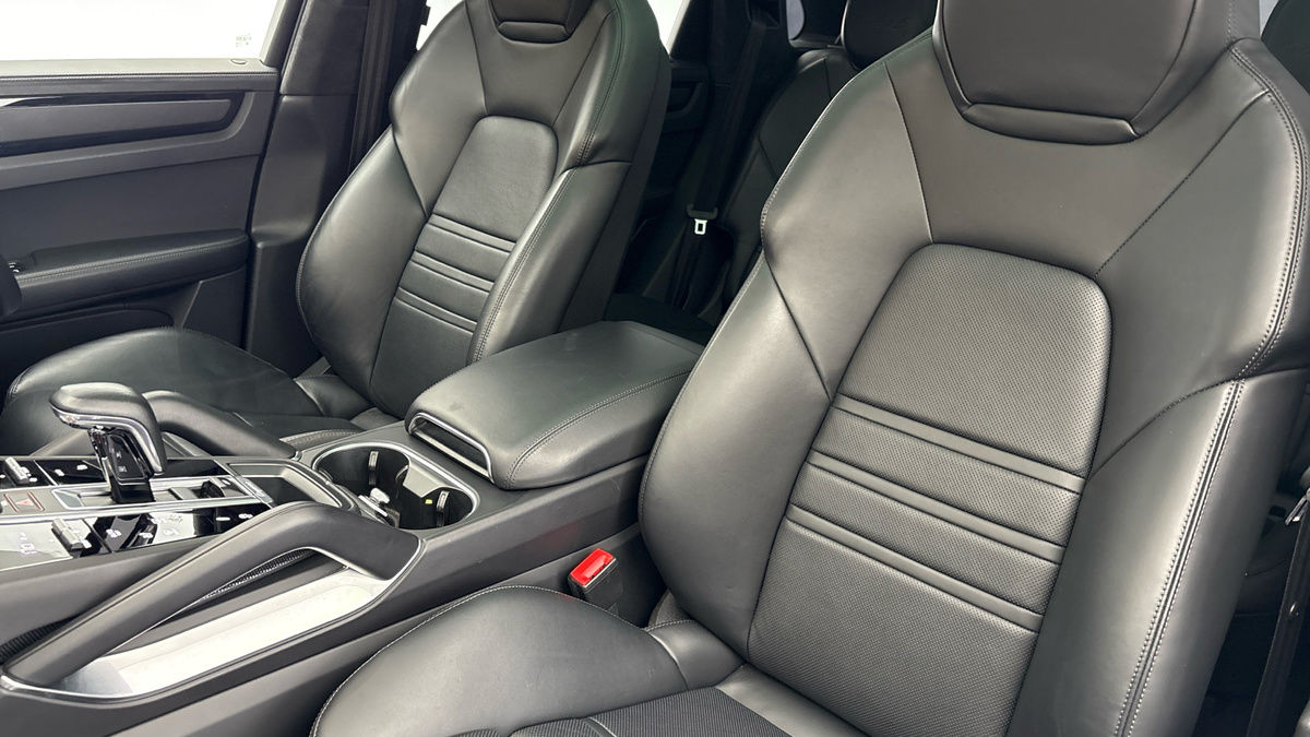 Porsche Cayenne Image 7