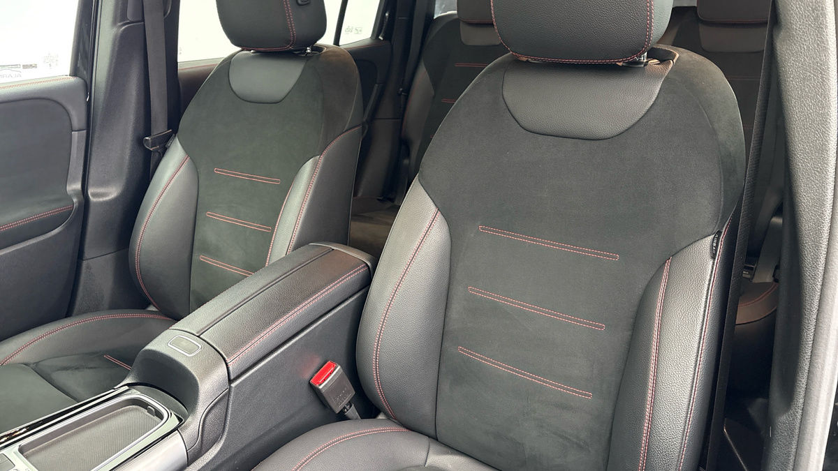 Mercedes-Benz GLB Image 7