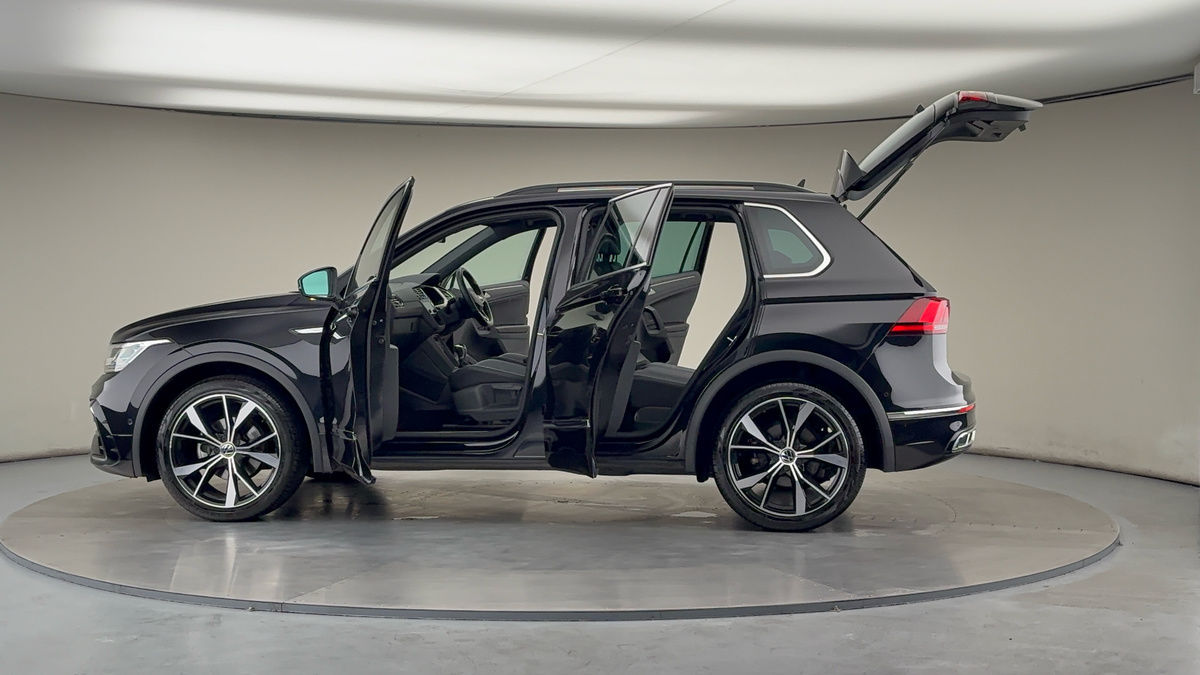 More views of Volkswagen Tiguan
