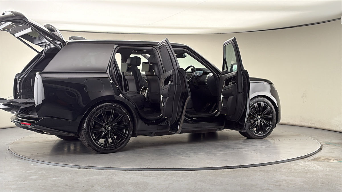 More views of Land Rover Range Rover