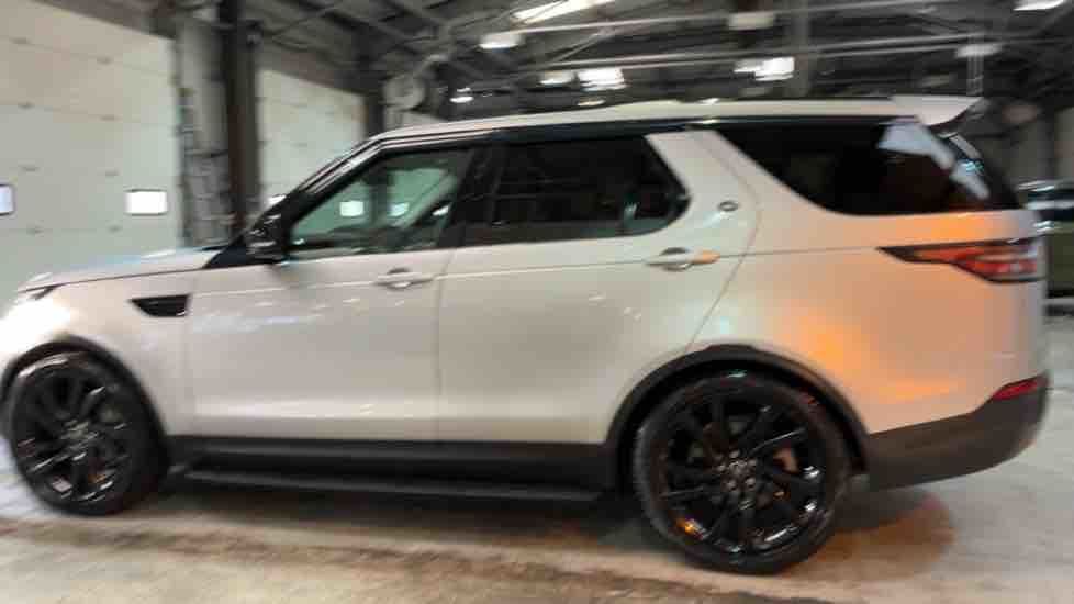 More views of Land Rover Discovery
