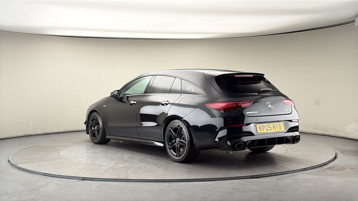 Mercedes-Benz CLA Image 2