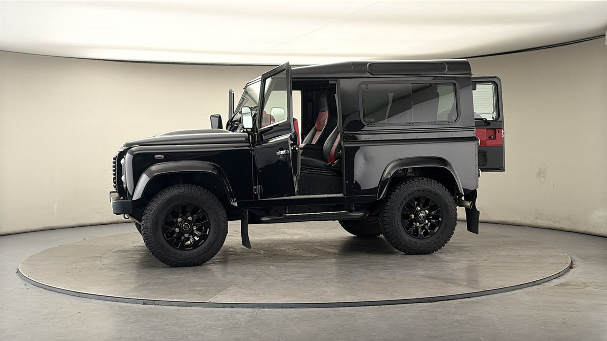 More views of Land Rover Defender 90