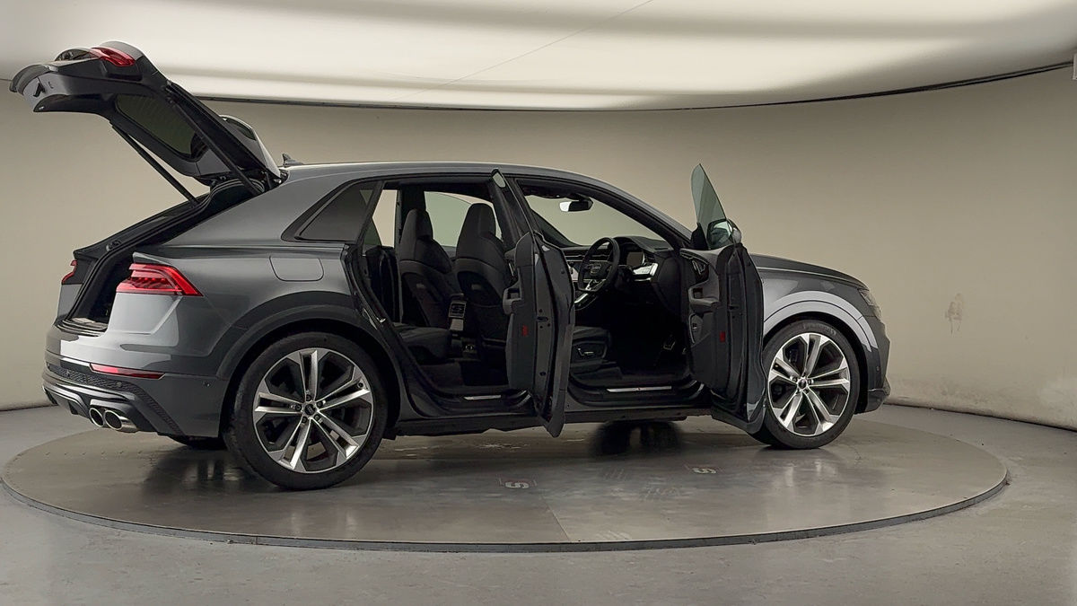 More views of Audi SQ8