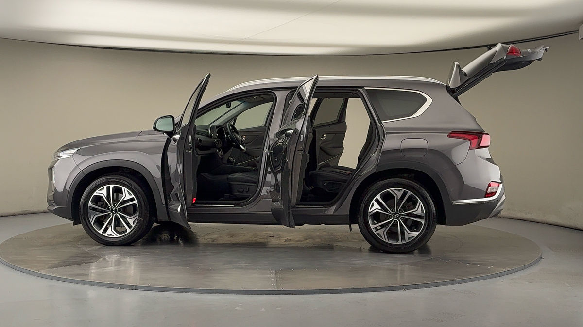 More views of Hyundai Santa Fe