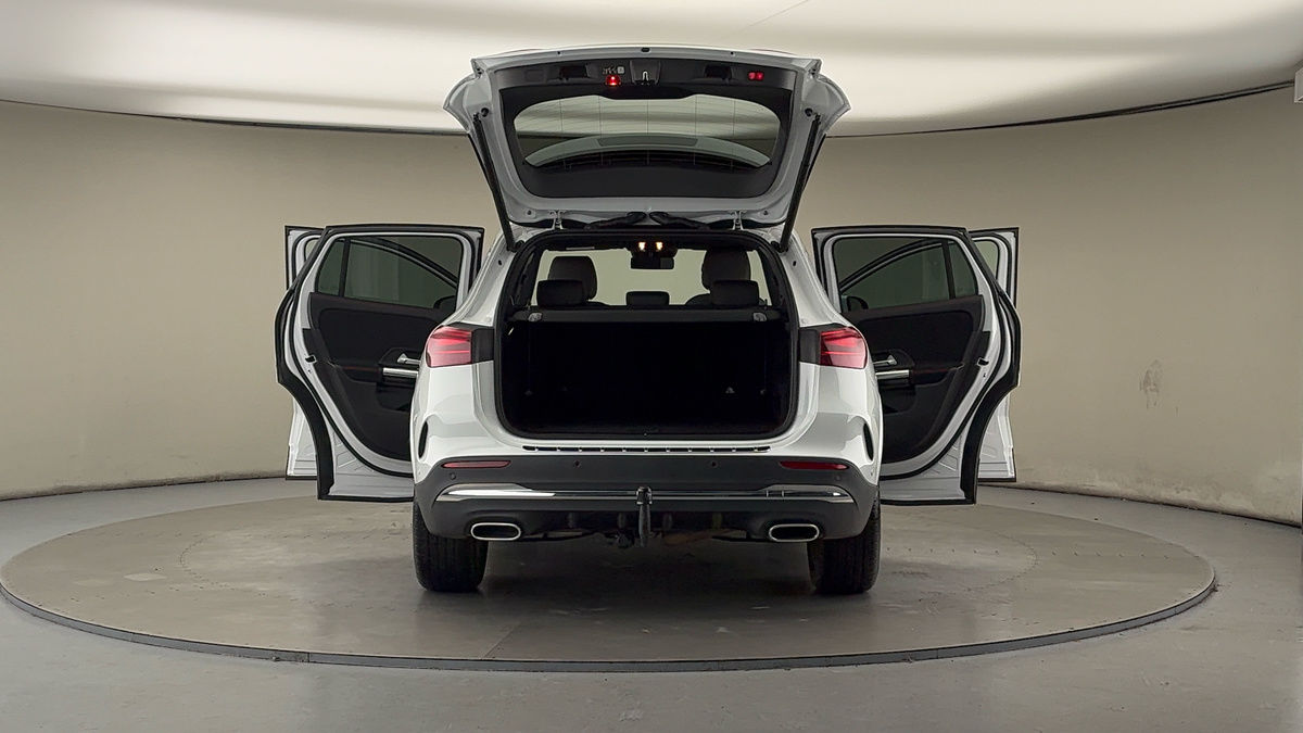 More views of Mercedes-Benz GLA