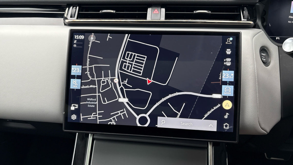 Land Rover Range Rover Velar Image 17