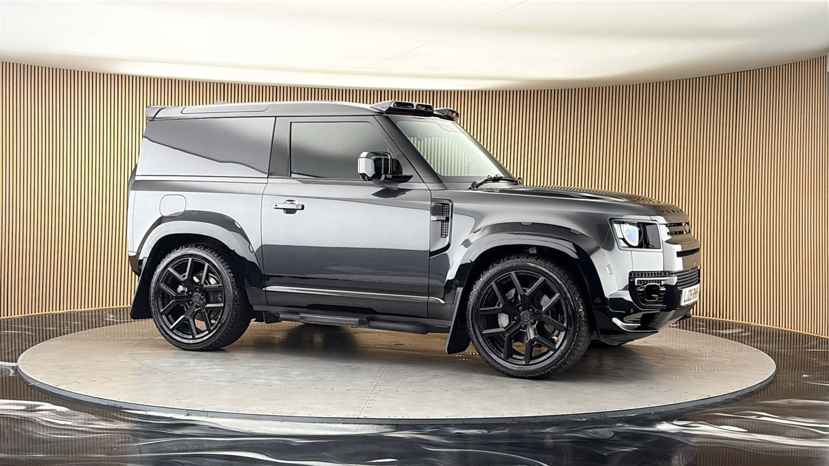 More views of Land Rover Defender 90