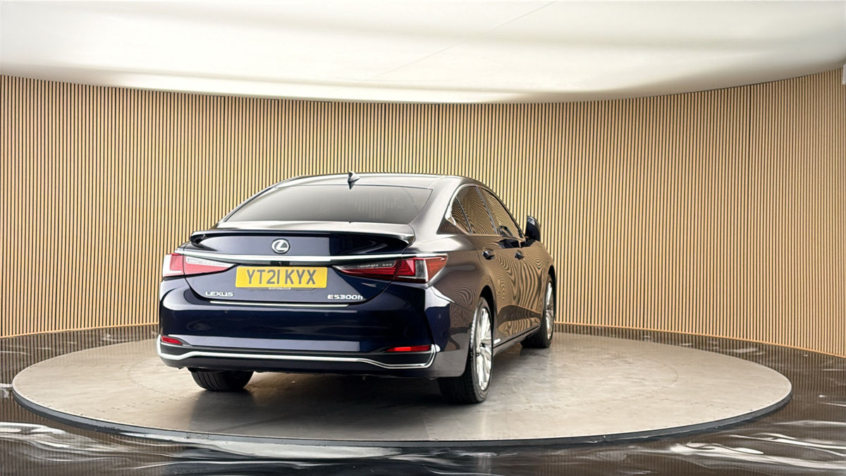 More views of Lexus ES