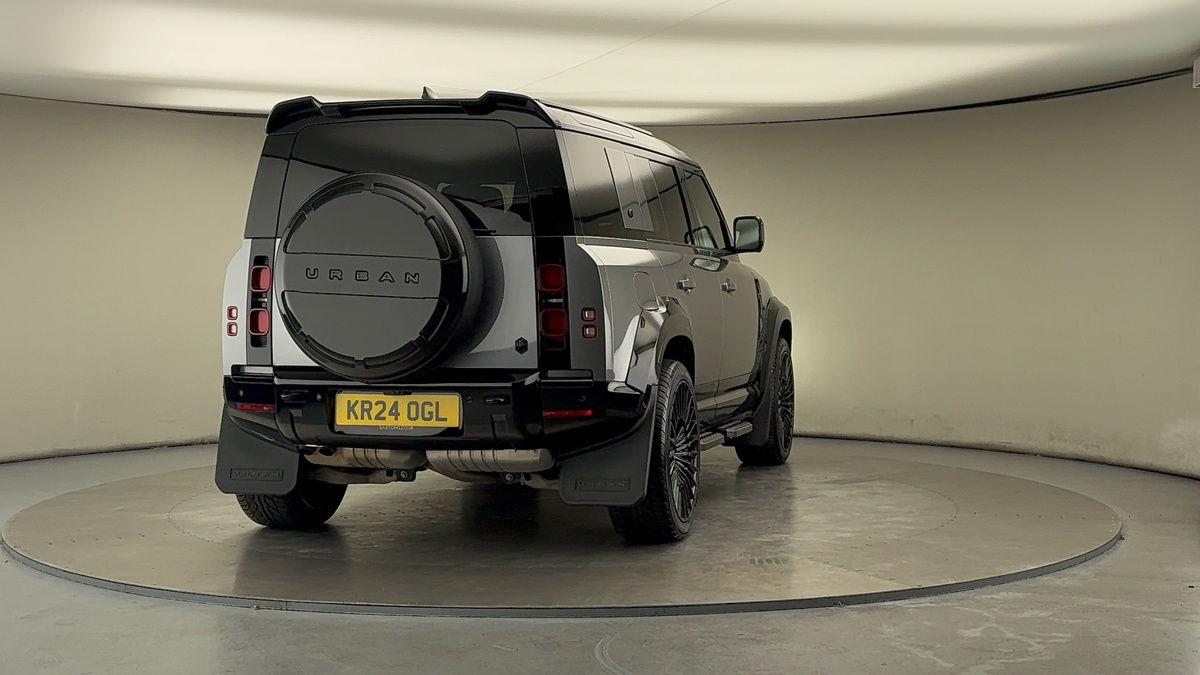 More views of Land Rover Defender 110