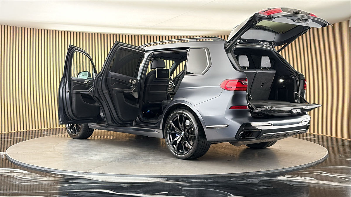 More views of BMW X7