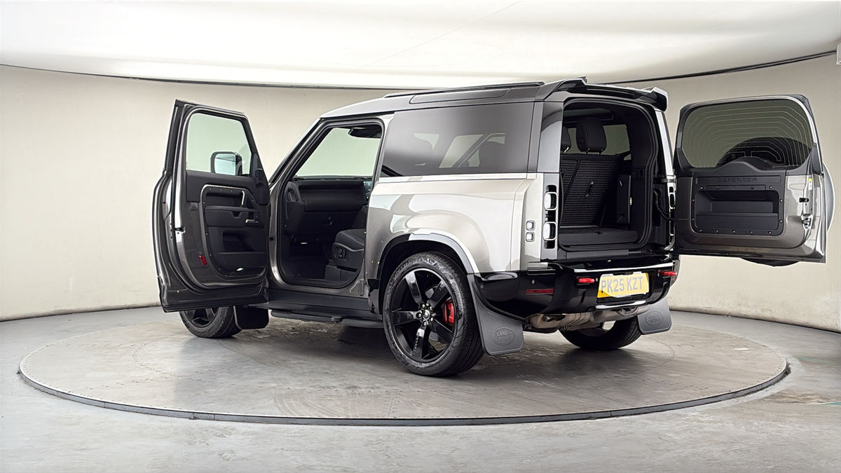 More views of Land Rover Defender 90