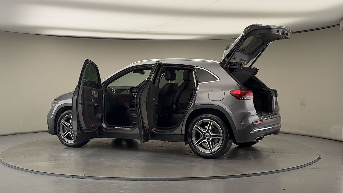 More views of Mercedes-Benz GLA