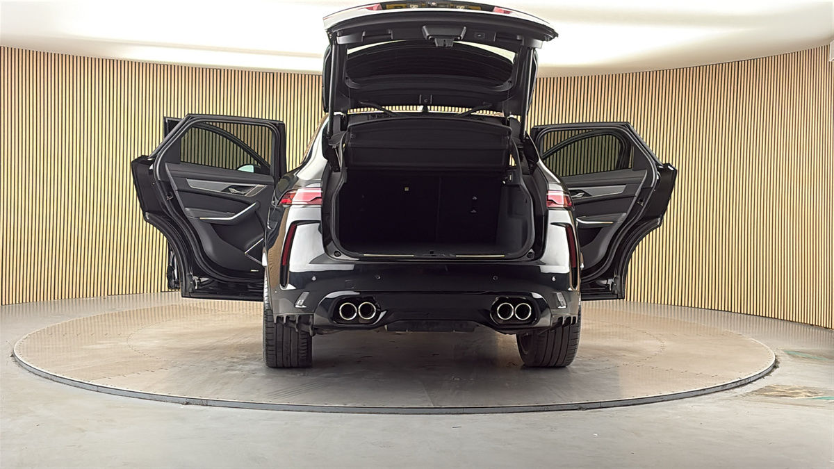 More views of Jaguar F-PACE