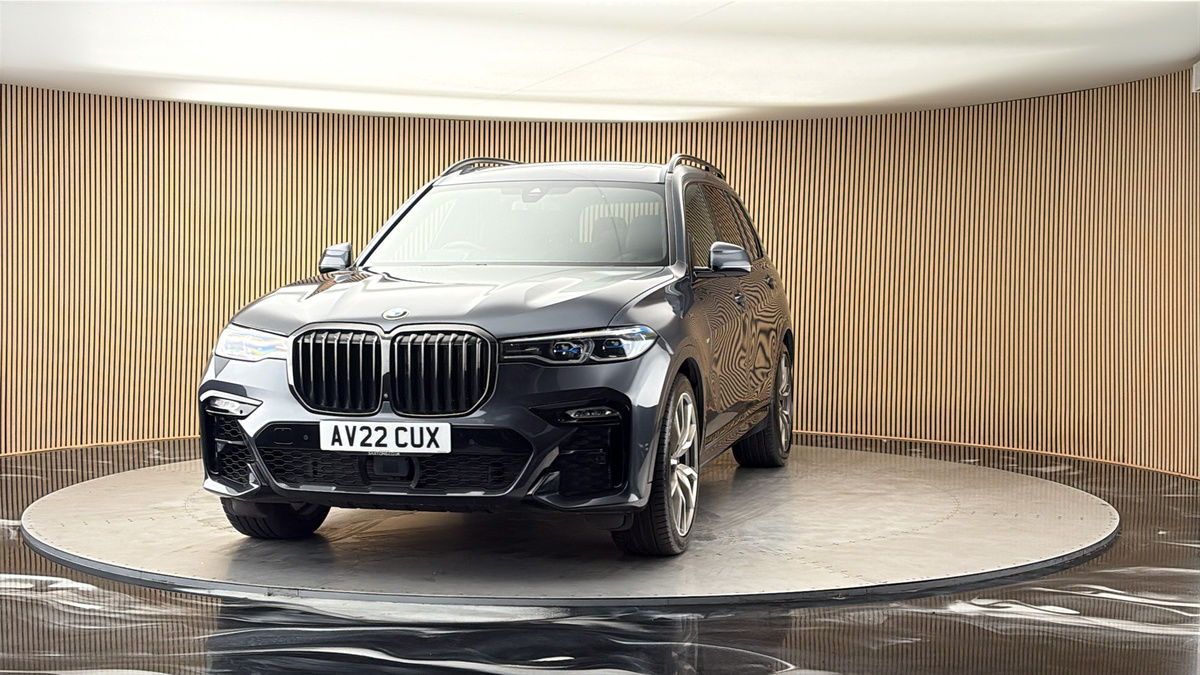 More views of BMW X7