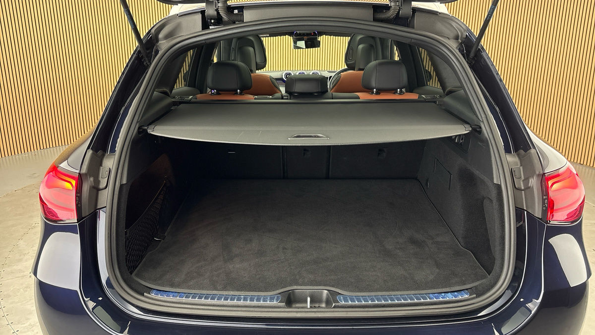 Mercedes-Benz GLC Image 11