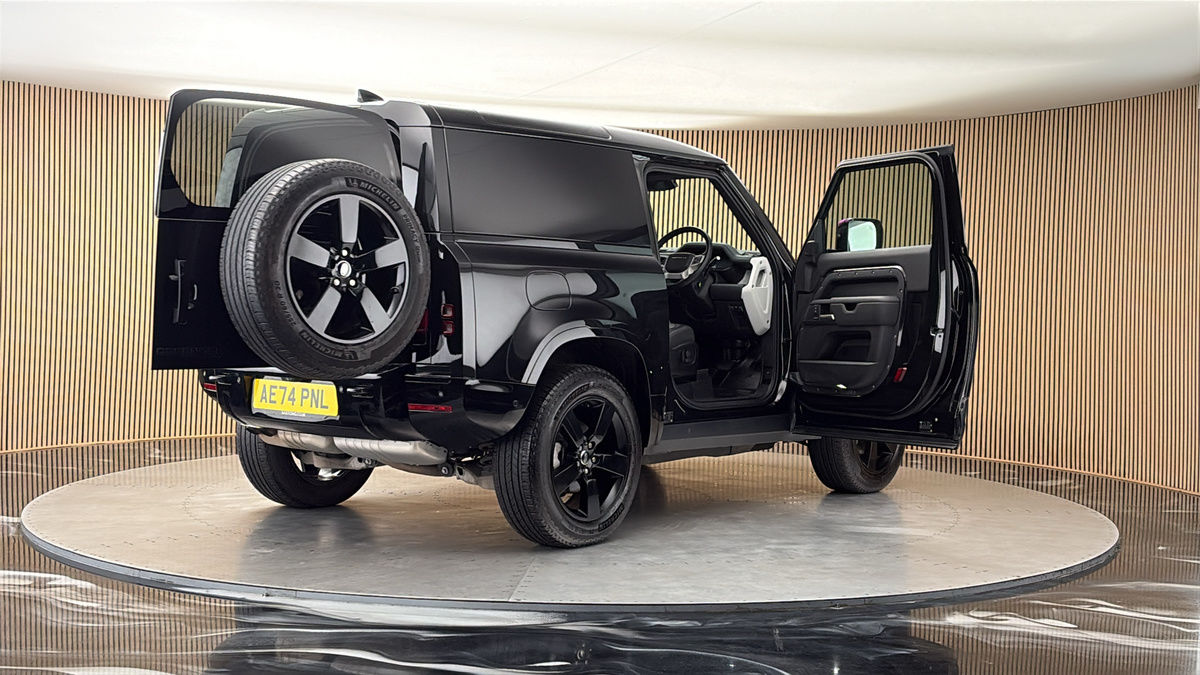 More views of Land Rover Defender 90