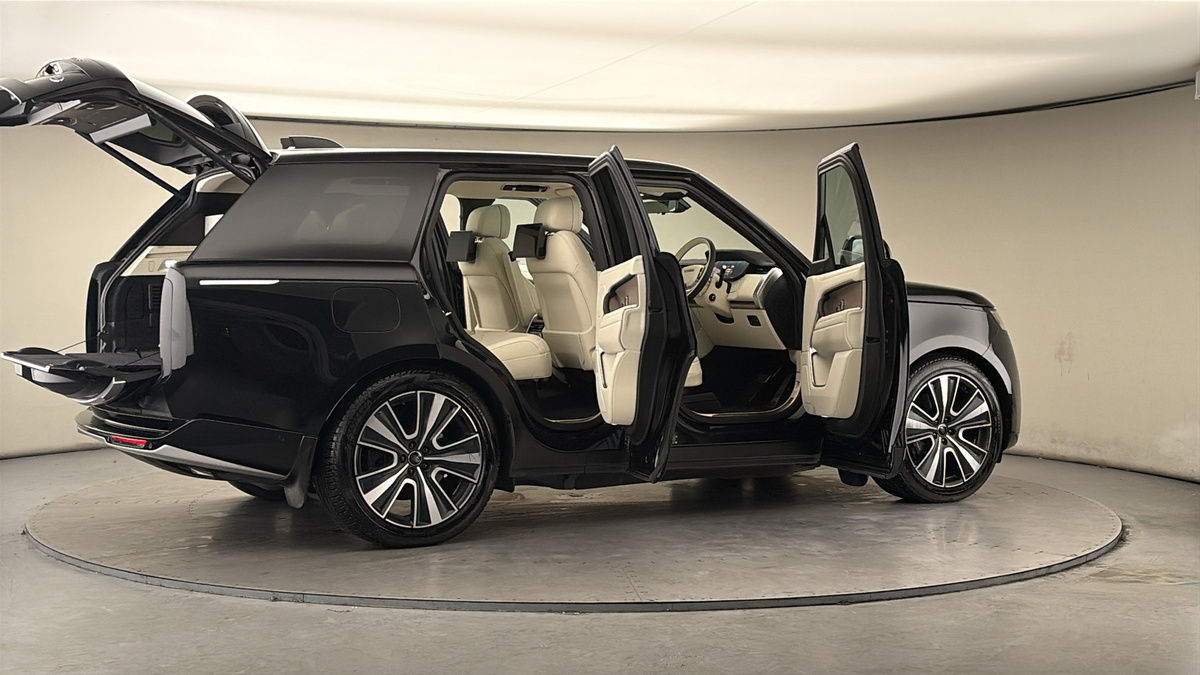 More views of Land Rover Range Rover