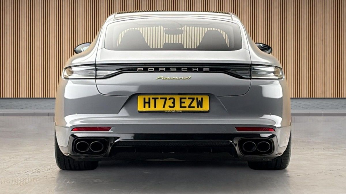 Porsche Panamera Image 4