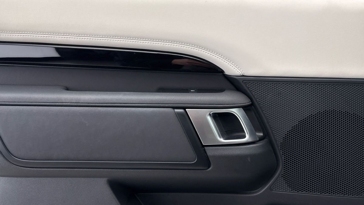 Land Rover Discovery Image 19