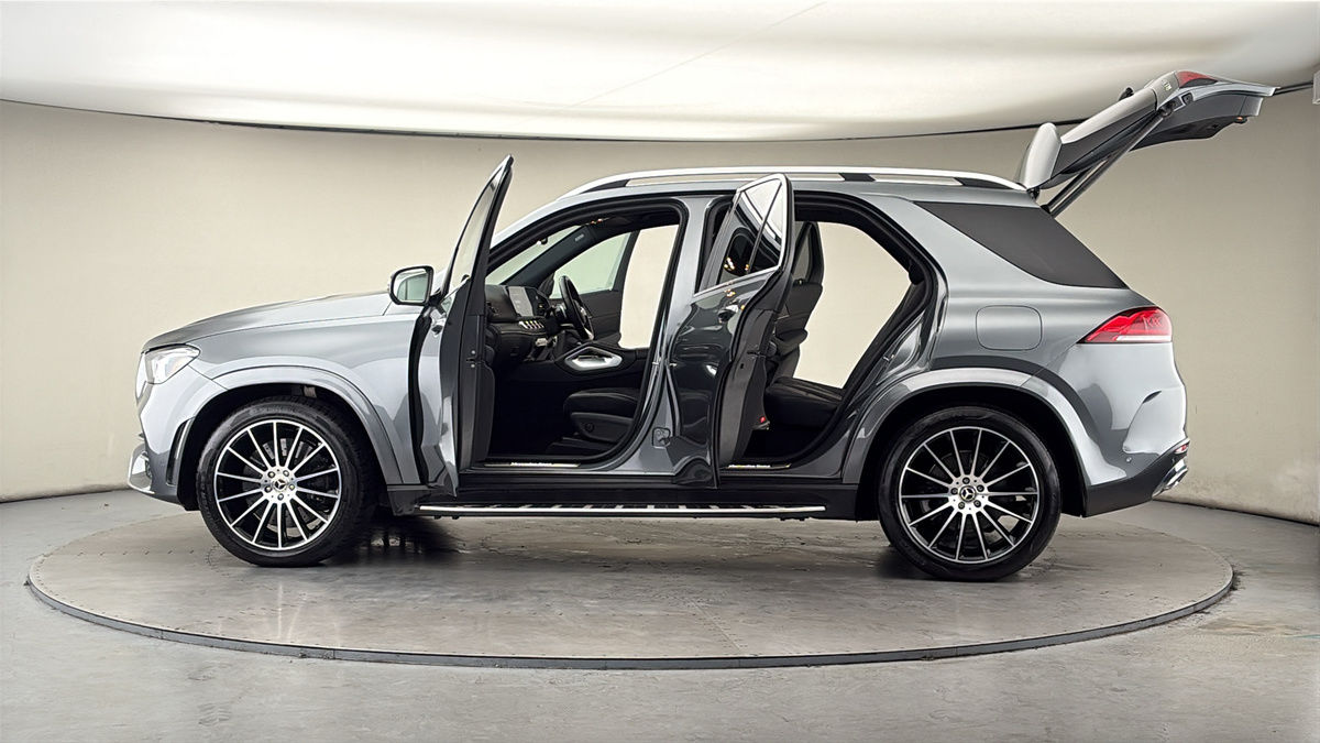 More views of Mercedes-Benz GLE