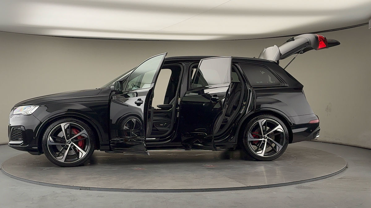 More views of Audi SQ7