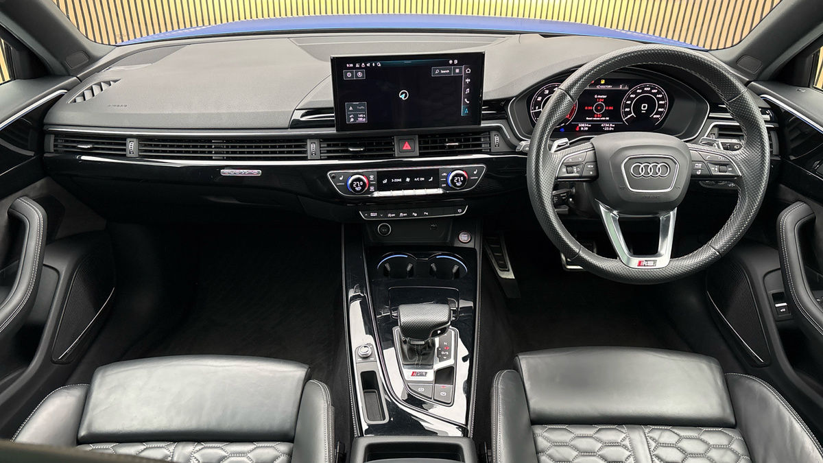 Audi RS4 Avant Image 12