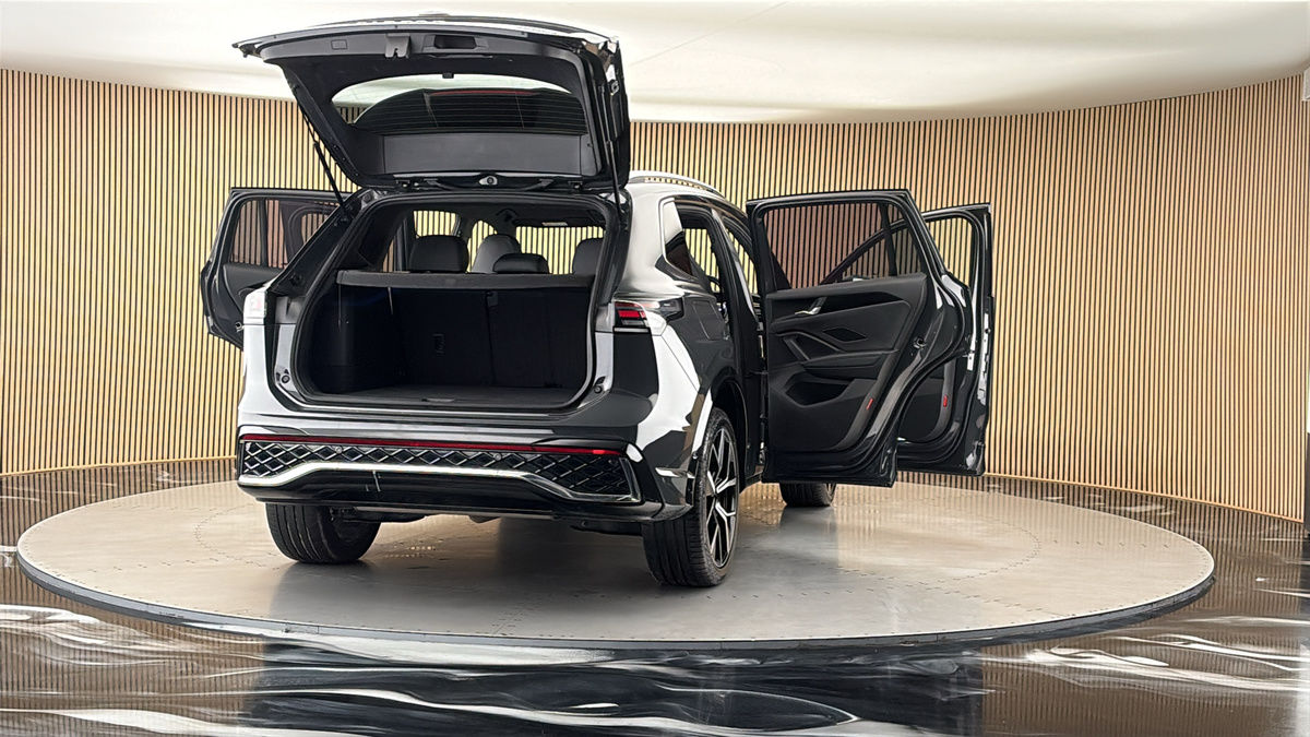 More views of Volkswagen Tiguan