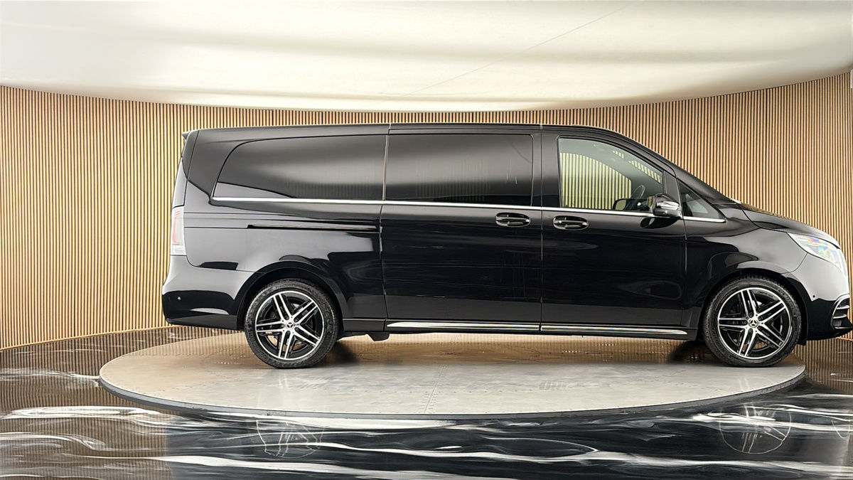 Mercedes-Benz V Class Image 16