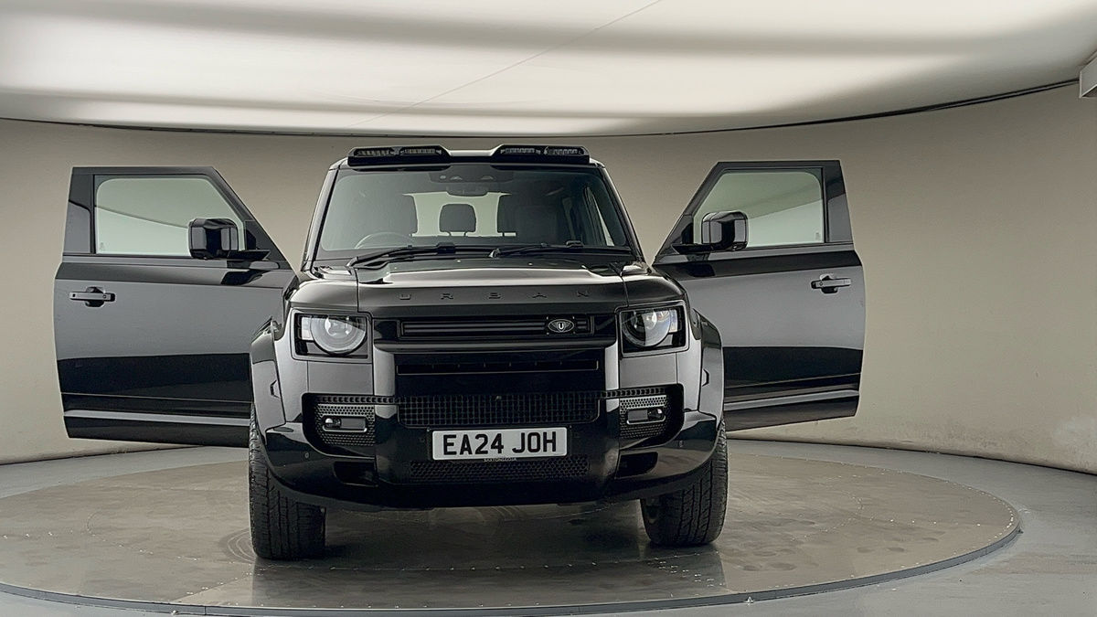 More views of Land Rover Defender 90