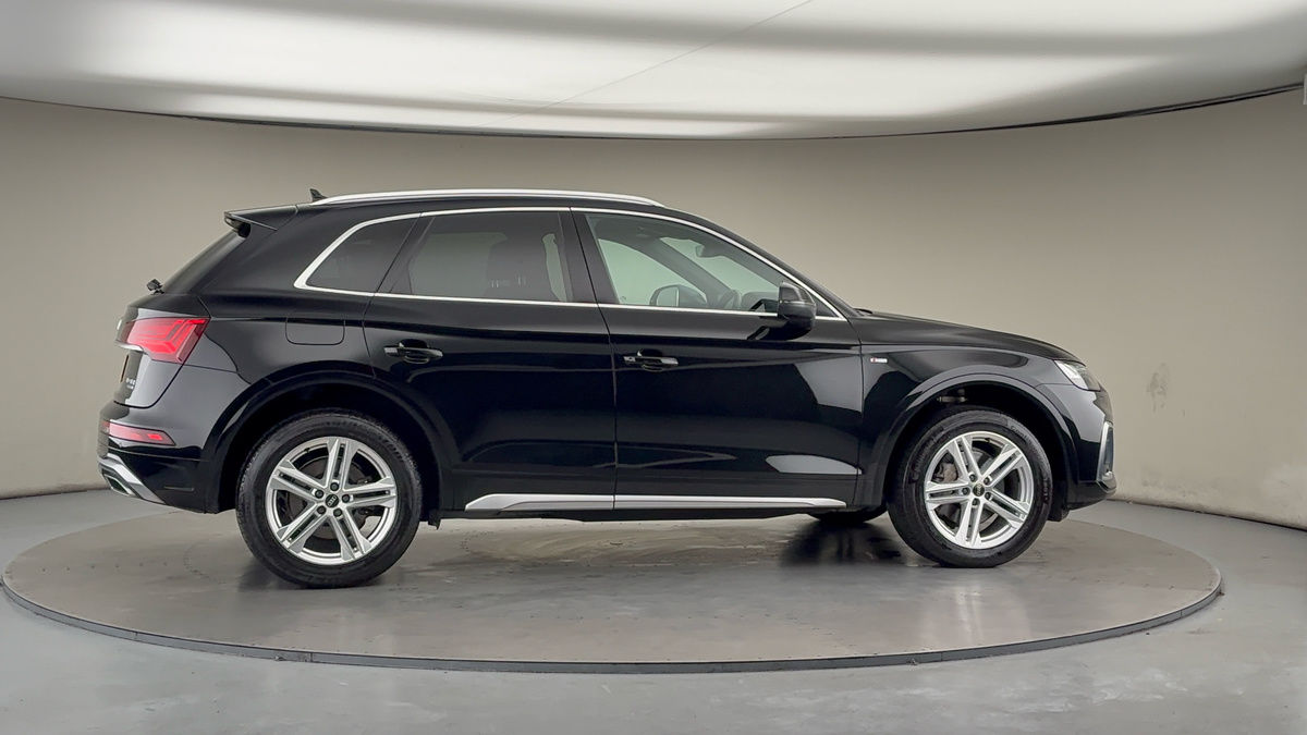 More views of Audi Q5