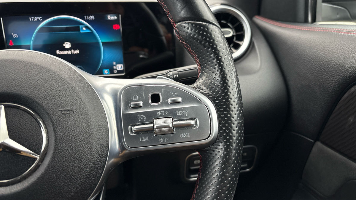 Mercedes-Benz GLA Image 26