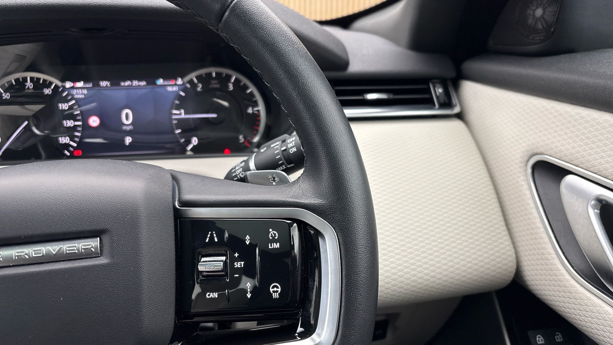 Land Rover Range Rover Velar Image 14