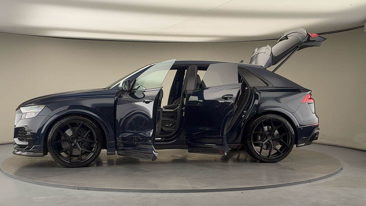 More views of Audi RSQ8