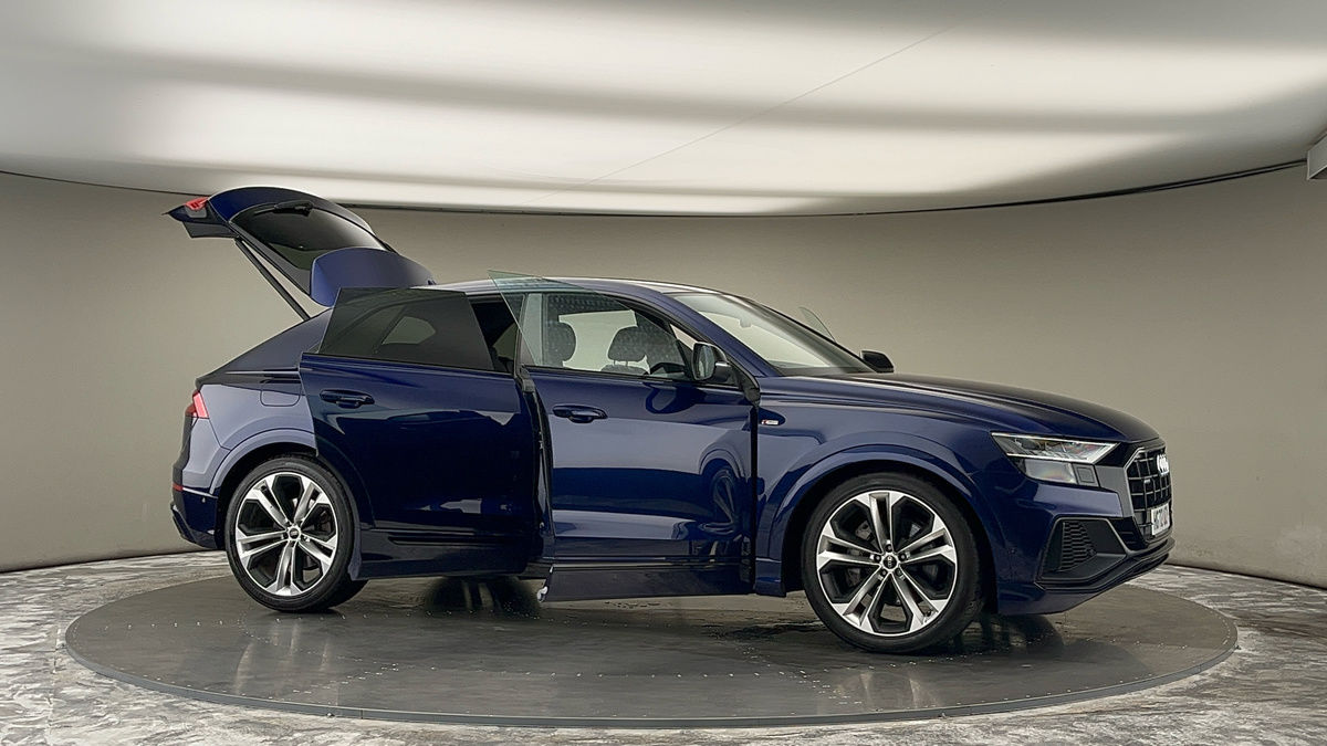 More views of Audi Q8
