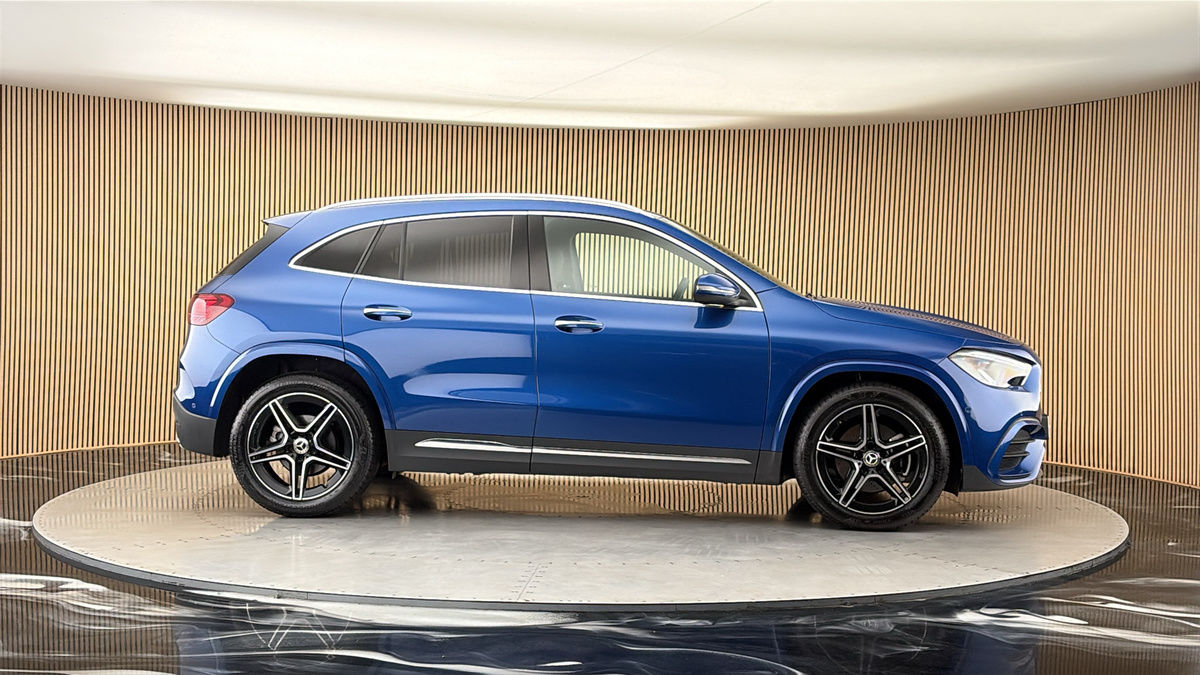 More views of Mercedes-Benz GLA