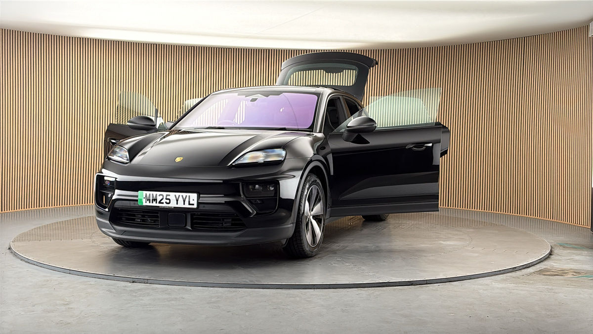 More views of Porsche Macan