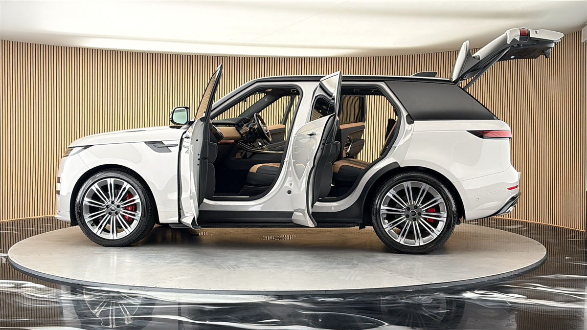 More views of Land Rover Range Rover Sport