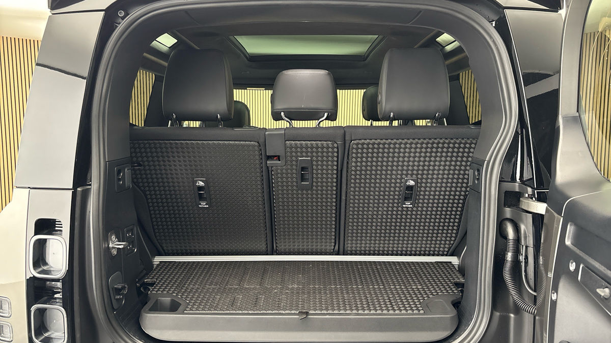 Land Rover Defender 90 Image 11