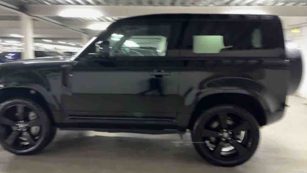 More views of Land Rover Defender 90