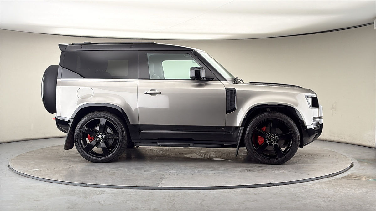 More views of Land Rover Defender 90