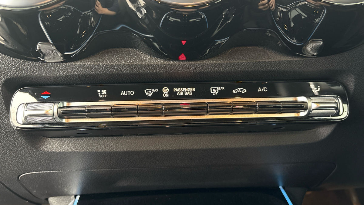 Mercedes-Benz GLB Image 6