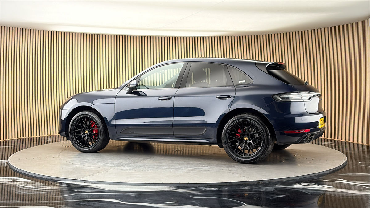 More views of Porsche Macan