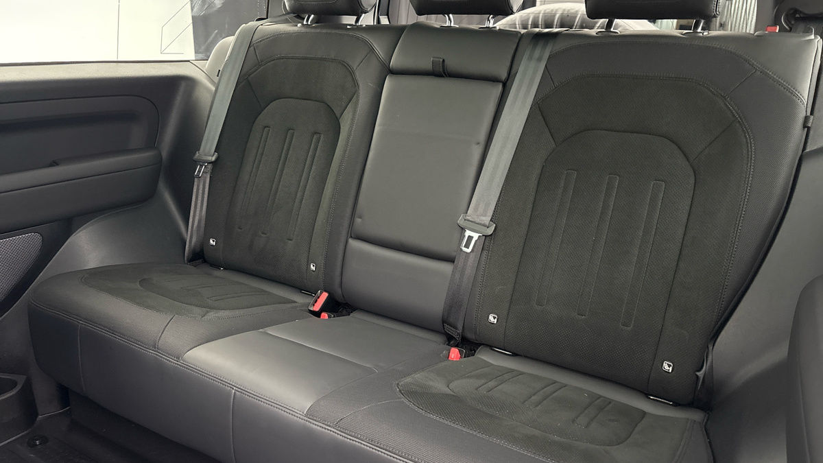 Land Rover Defender 90 Image 8