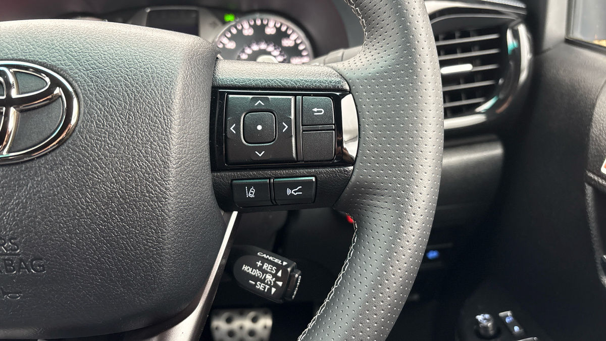 Toyota Hilux Image 14