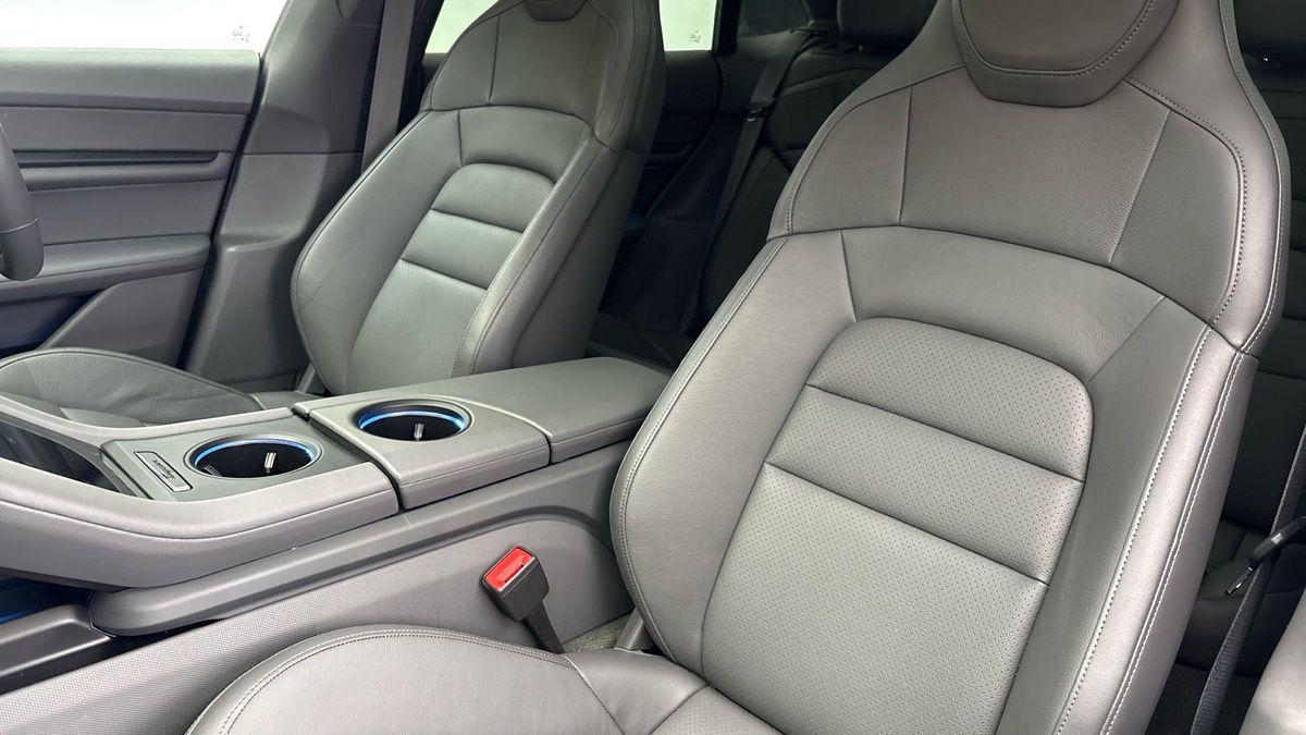 Porsche Taycan Image 7